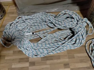 Cuerda de escalada blanca y azul Y amarre de barco