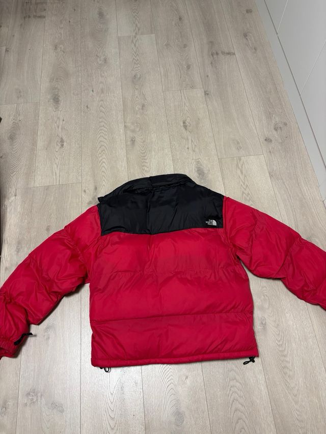 Cazadora The North Face Roja y Negra