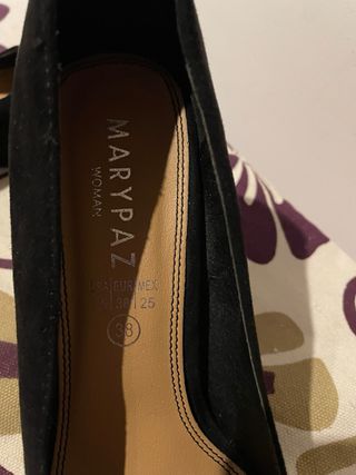 Zapatos de tacón cuadrado negros