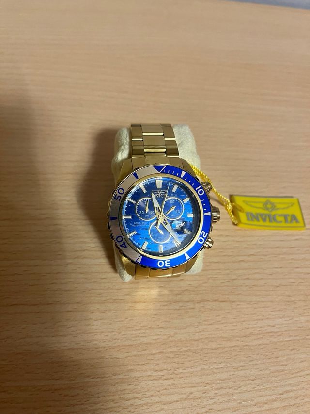 Reloj Invicta Dorado y Azul