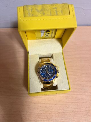 Reloj Invicta Dorado y Azul