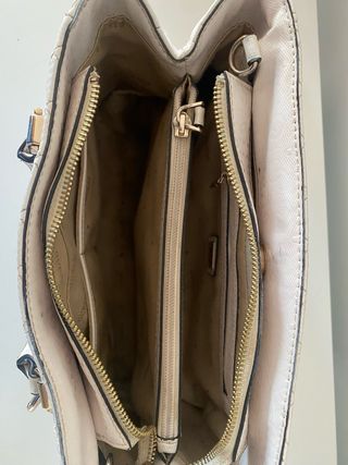Bolso Guess Blanco Acolchado Dorado