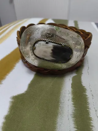 Cinturón ancho cuero trenzado. Sin usar. 110 cm.