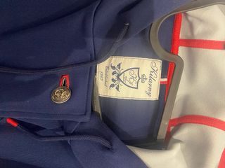 Chaqueta Kilarny azul con botones plateados