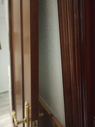 Puerta de madera interior