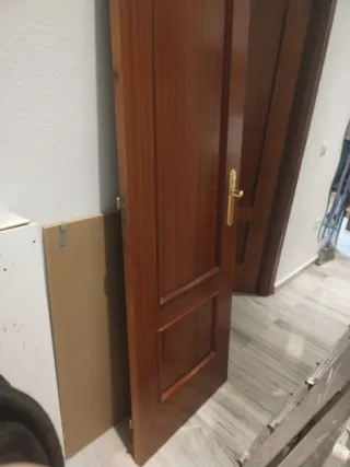 Puerta de madera interior