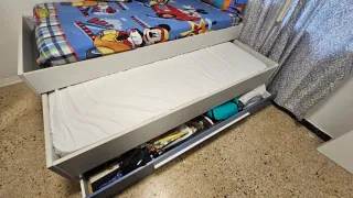 Cama juvenil doble DUO con un cajone y estanteri