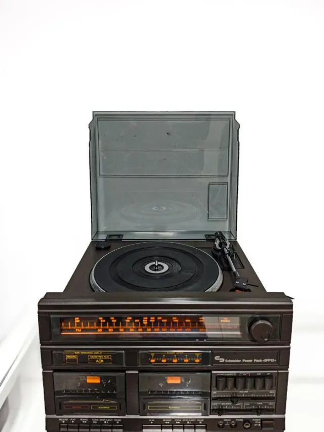 Schneider TEAM 12 de Luxe – equipe HiFi vintage