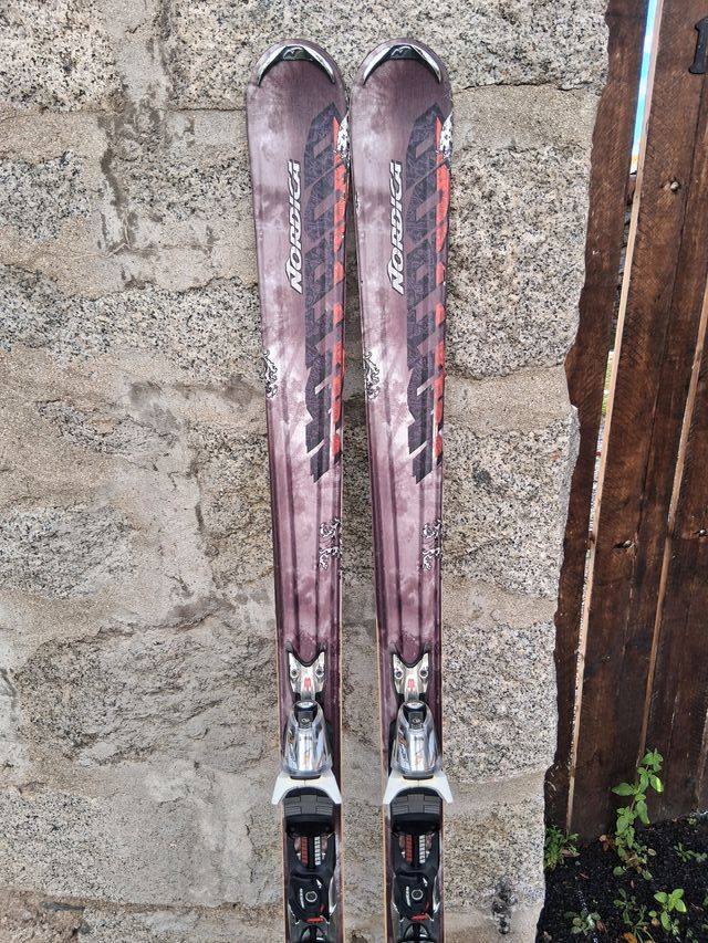SKI NORDICA HOTROD