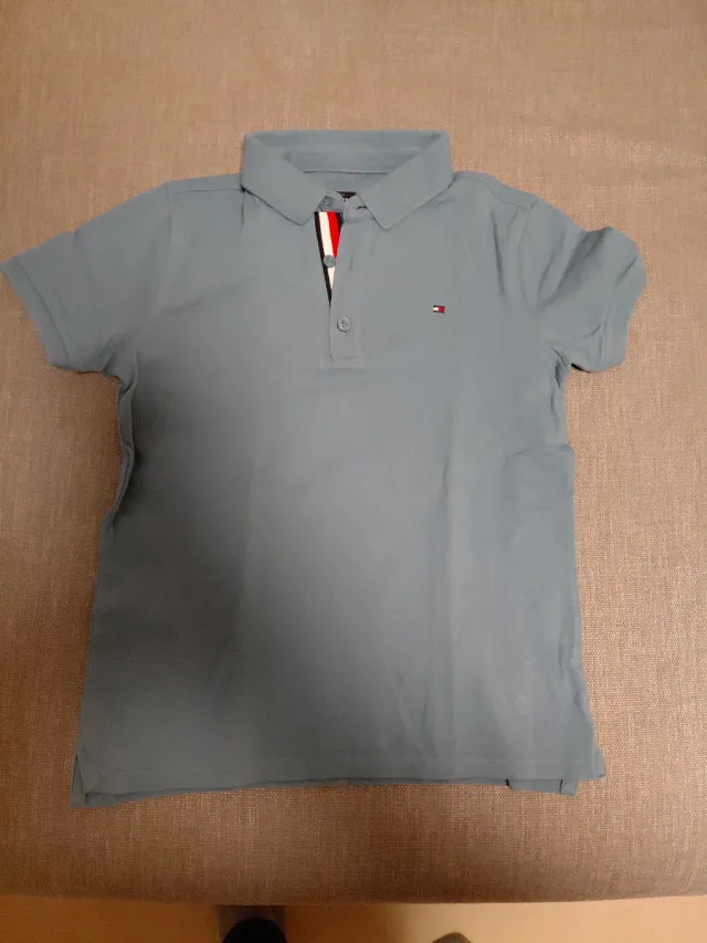 Polo Tommy Hilfiger niño azul talla 140