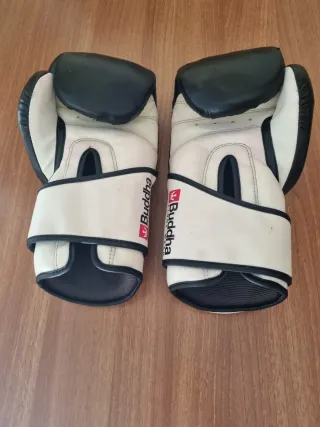 Guantes de boxeo Buddha negros y blancos