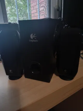 Altavoces Logitech Negros