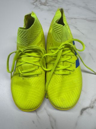 Zapatillas fútbol multitacos Talla 1.5