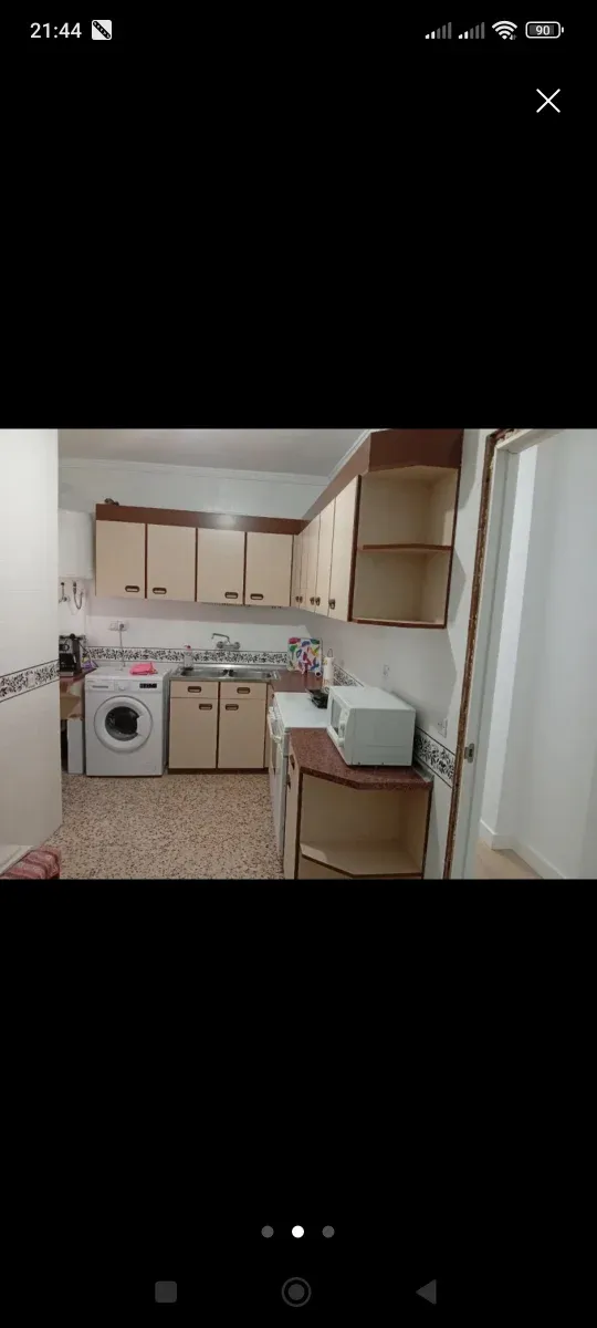 Cocina modular beige y marrón