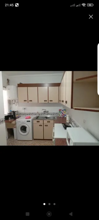 Cocina modular beige y marrón