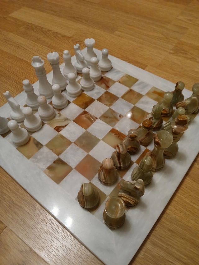 Ajedrez de mármol