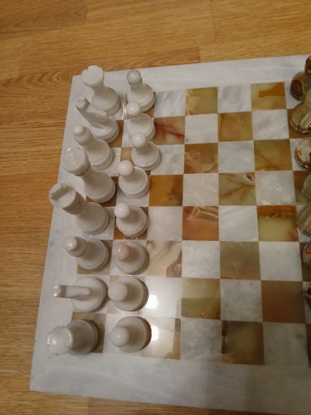 Ajedrez de mármol