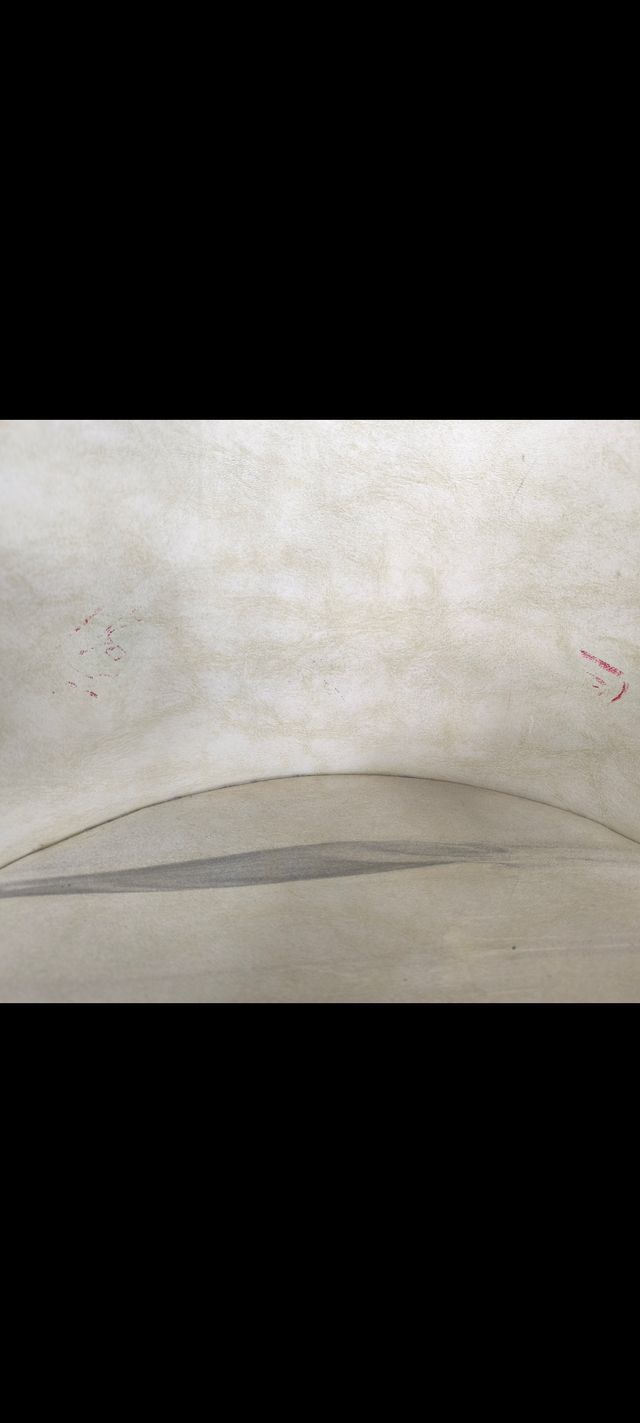 Butaca descalzadora vintage pequeña beige