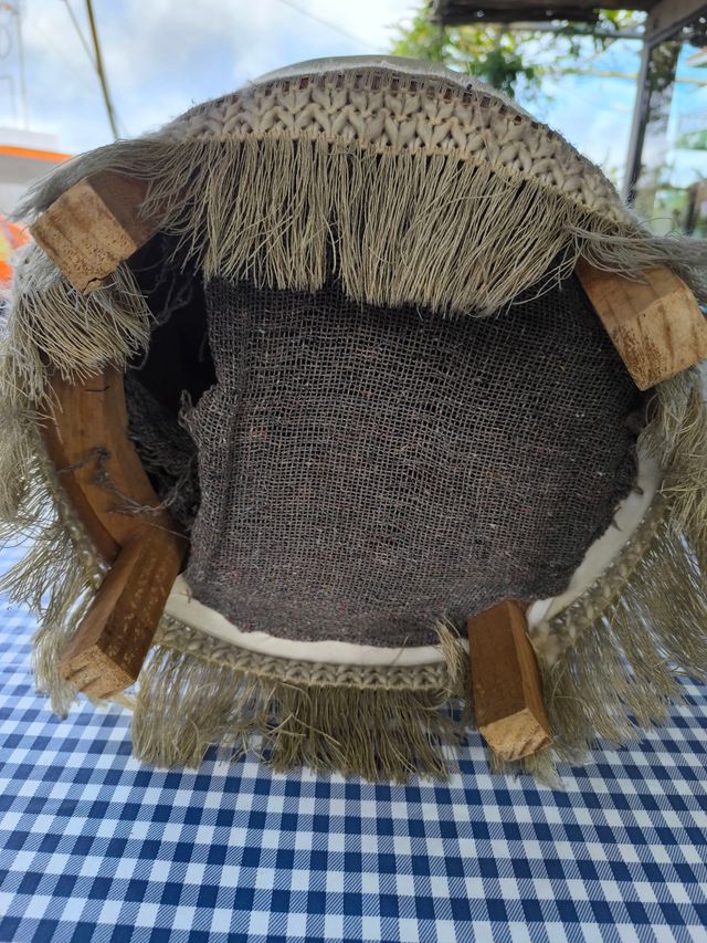 Butaca descalzadora vintage pequeña beige