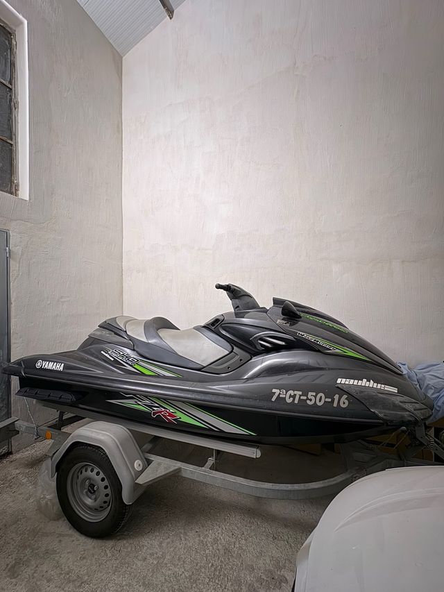 Moto de agua Yamaha 2016 (230cv)