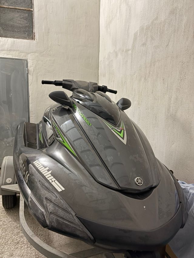 Moto de agua Yamaha 2016 (230cv)