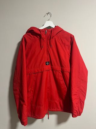 Cazadora Anorak Roja Pull&Bear