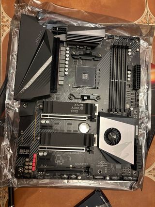 Ryzen 7 5800X + Placa X570 Aorus Pro + 32GB RAM
