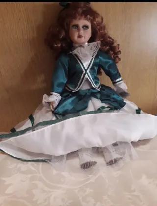 Bambola porcellana vestito verde
