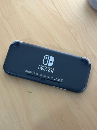 Nintendo Switch Lite Nera + Custodia