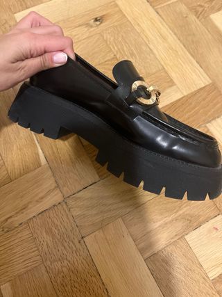 Manoletinas / Zara Plataforma Negra, talla 38