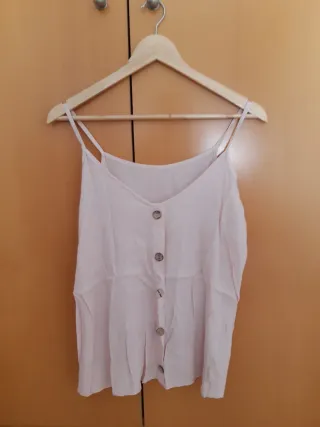 Blusa rosa tirantes botones