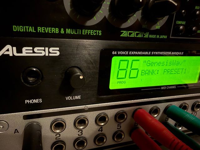 Sintetizador Alesis QSR Rack