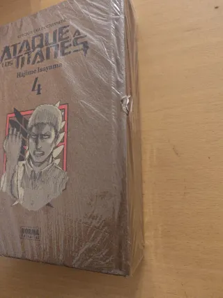Ataque a los titanes 4 Comic