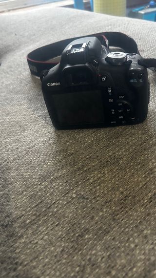 Fotocamera Canon EOS 2000D Nera