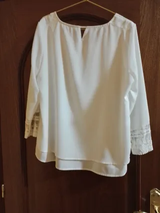 Blusa blanca manga larga encaje
