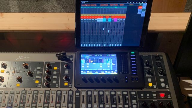 Soporte Tablet Behringer X32