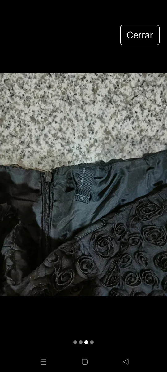 Minifalda negra con flores