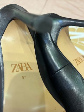 Zapatos de tacón Zara negros piel