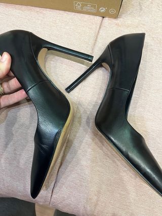 Zapatos de tacón Zara negros piel