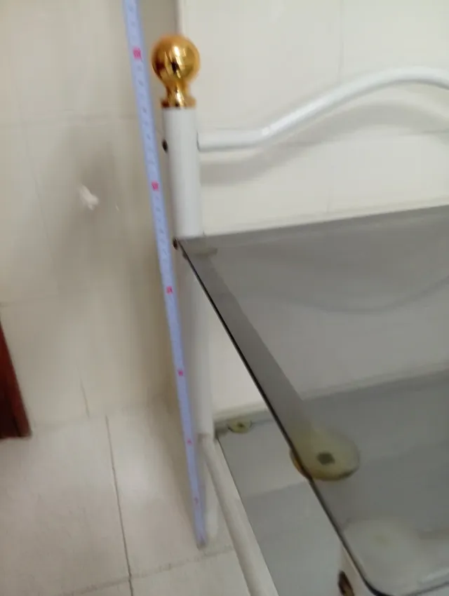 Mesita auxiliar cristal y metal