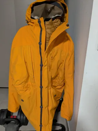Parka Naranja y Amarilla