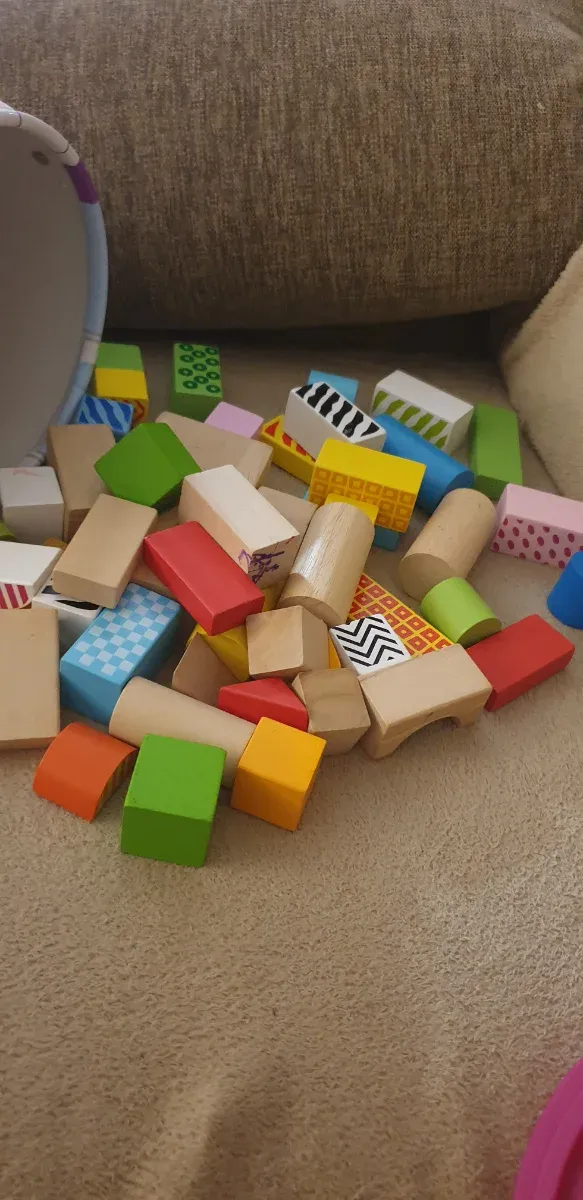 Piezas de madera apilables. Formas Hape