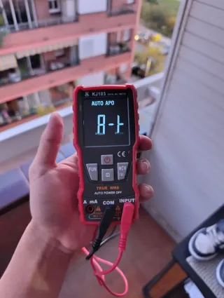Multímetro Digital KJ103