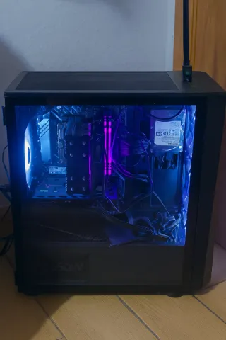 PC Gaming + 2 monitores 165Hz, RX 6600, i3 12100F