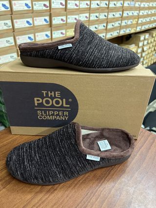 Zapatilla Casa Marrón The Pool Hombre T. 39 y 42