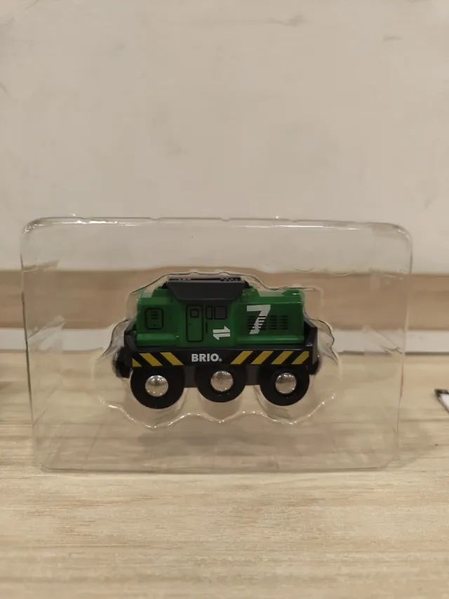 Locomotiva de Cargas BRIO com Bateria e Luz 33214