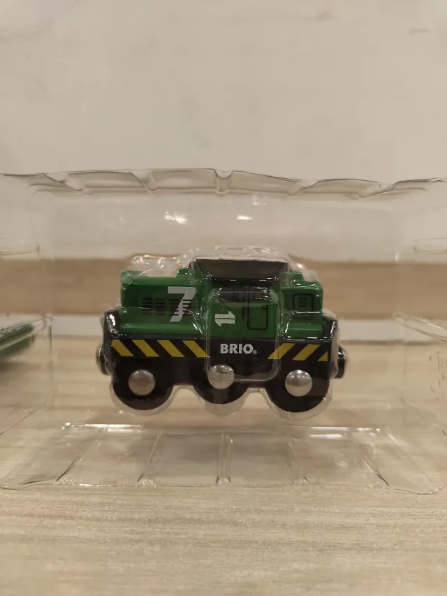 Locomotiva de Cargas BRIO com Bateria e Luz 33214