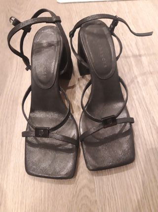 Sandalias Dear Frances Talla 37 Negras. Marca lujo