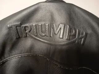Chaqueta de moto Triumph Negra cuero