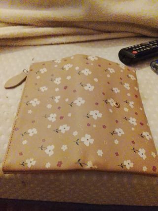 Cartera floral beige y rosa